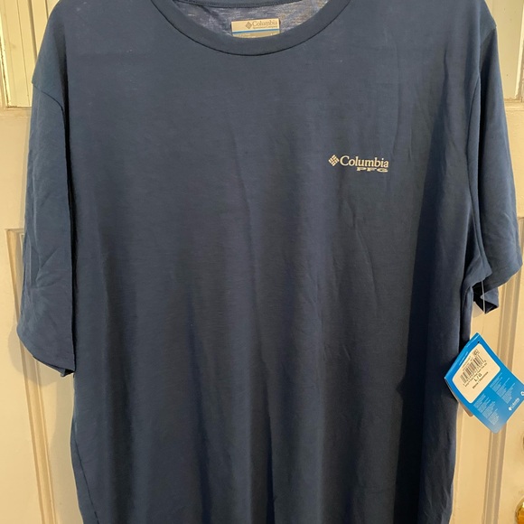 NWT. Men’s Columbia Fish Flag Tee - Picture 2 of 7